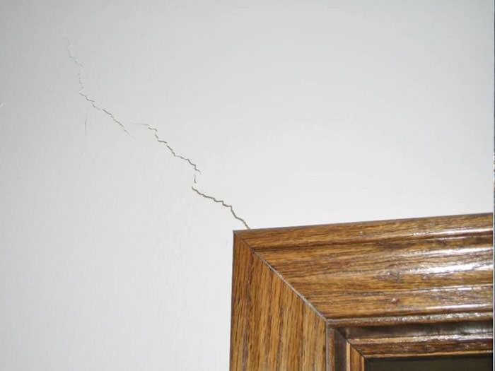 door-crack-settlement-lg