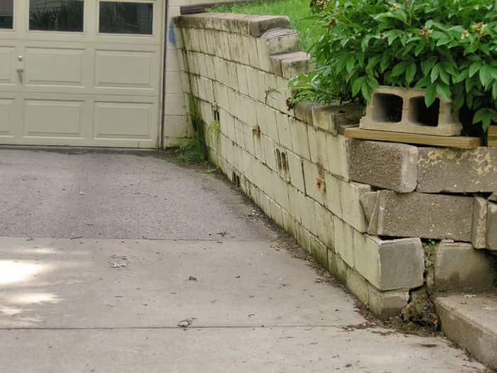 tilting-retaining-wall-lg